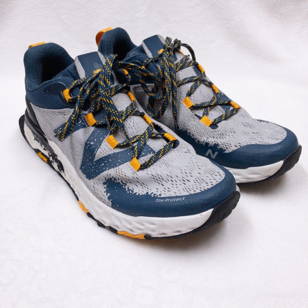 New Balance Fresh Foam Hierro Mens 10 2E Gray Trail Running Shoes MTHIERG5
